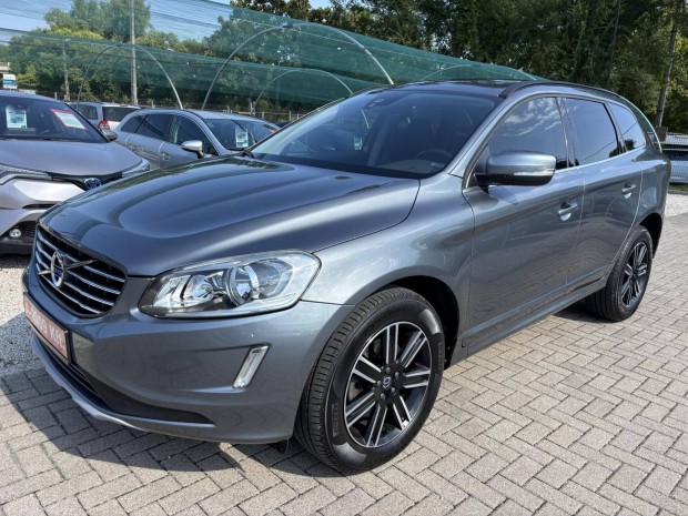 Volvo XC60 2.0 D [D3] Momentum Geartronic FWD 1...
